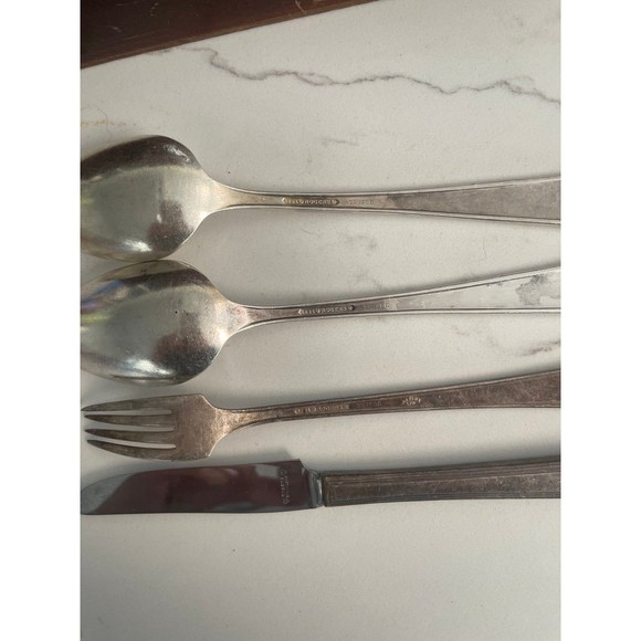 1881 Vintage Rogers Triple Oneida Flatware 4 Piece Lot Chevron Fork Spoon Knife - Picture 2 of 2